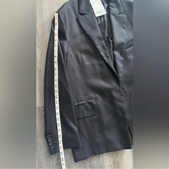 🆕COS blazer - Picture 3 of 10